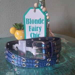 No Boundaries belt purple aridescent brand new